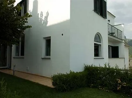 Al Borgo Torello Bed & Breakfast 4*